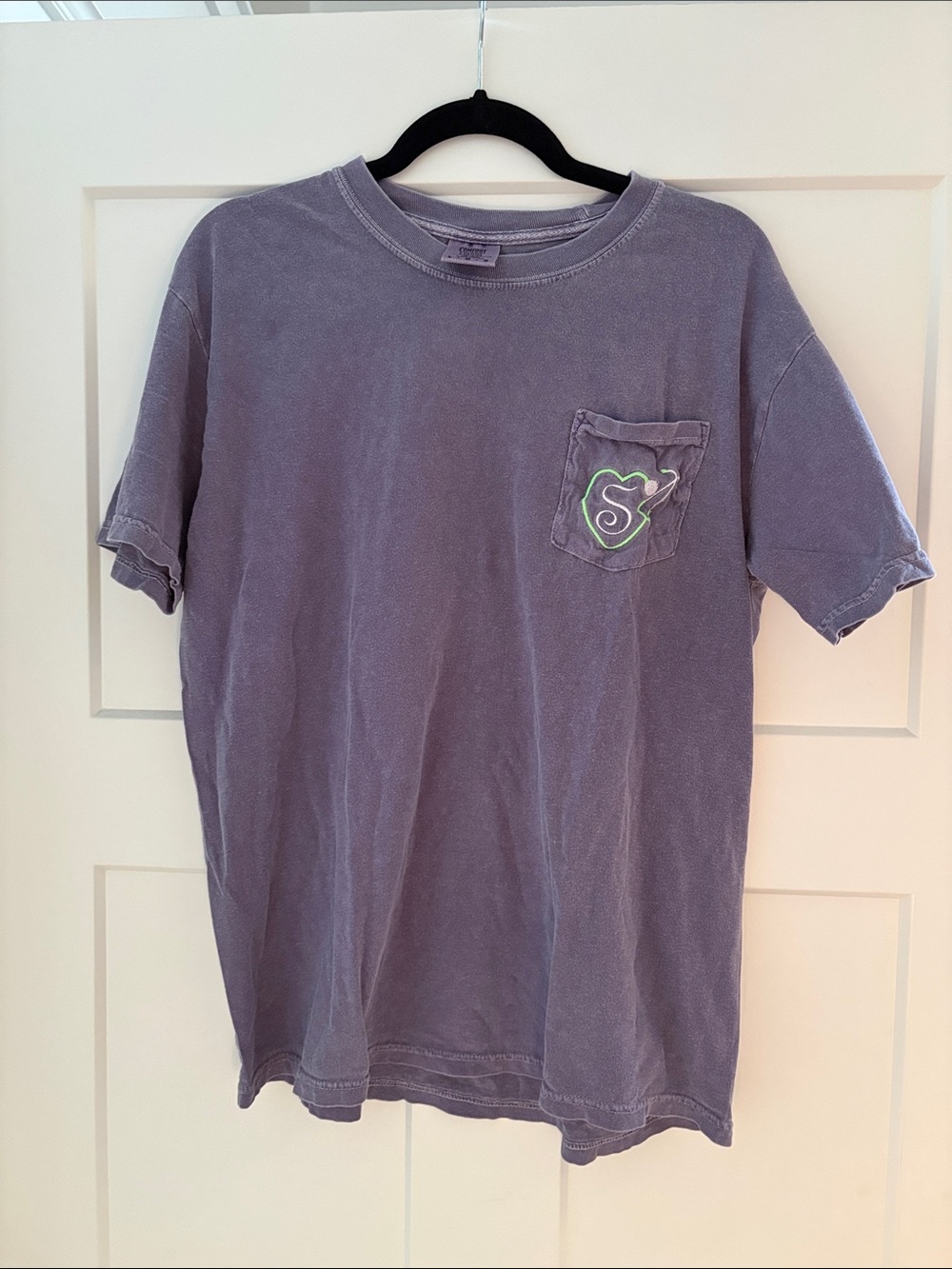 Comfort Colors Pocket Tee in Faded Lavender Size Large Stethoscope ‘S’ Nurse